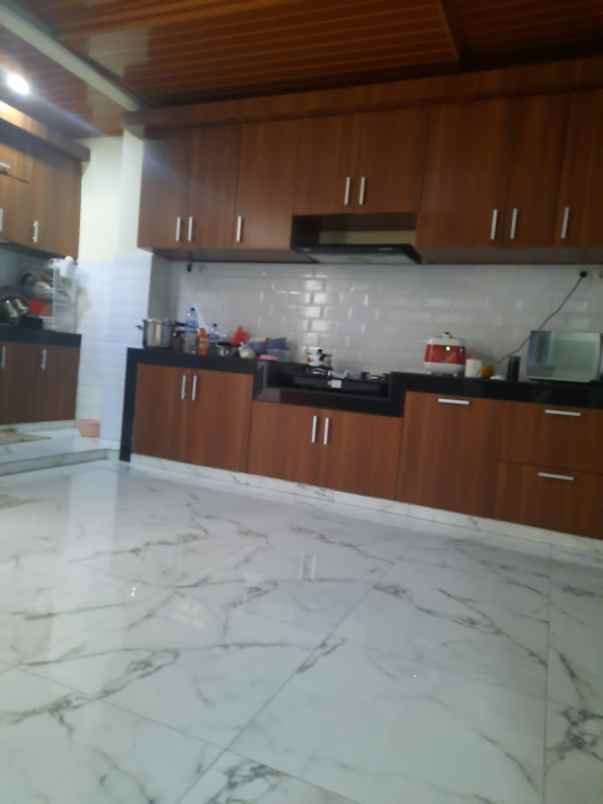 dijual rumah jl pondok bambu duren