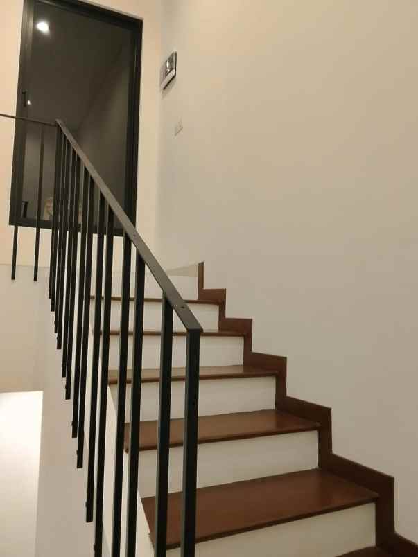 dijual rumah jl raden intan 2 duren