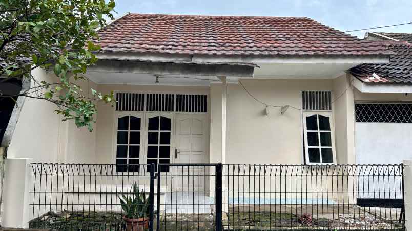 dijual rumah jl raya ciater