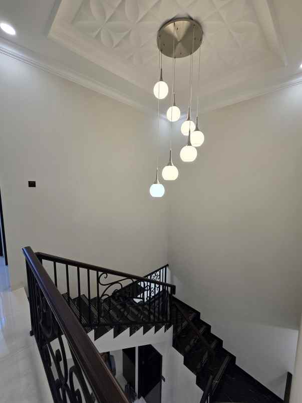 dijual rumah jl raya perumahan duren