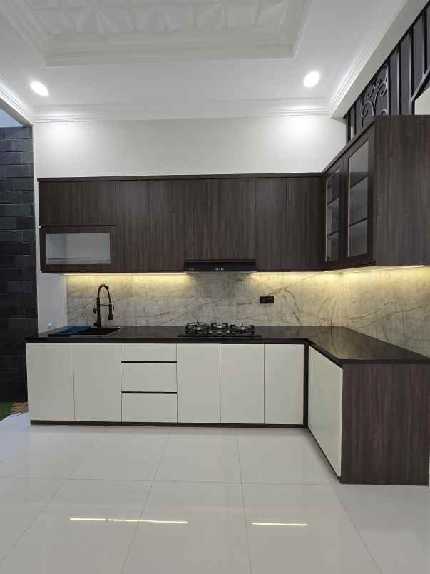 dijual rumah jl raya perumahan duren