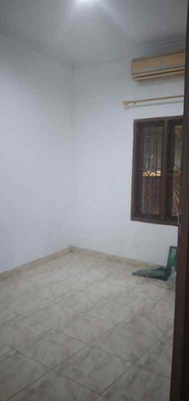 dijual rumah jl raya raden sanim tanah