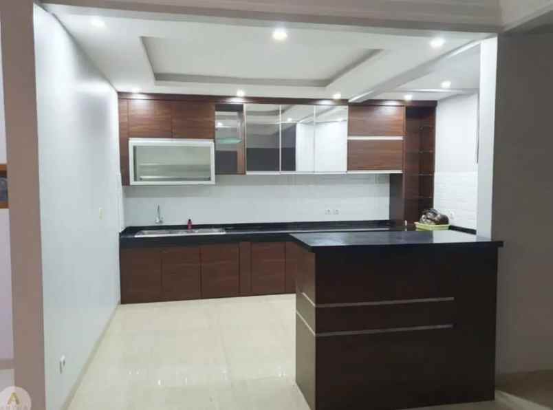 dijual rumah jl sersan bajuri