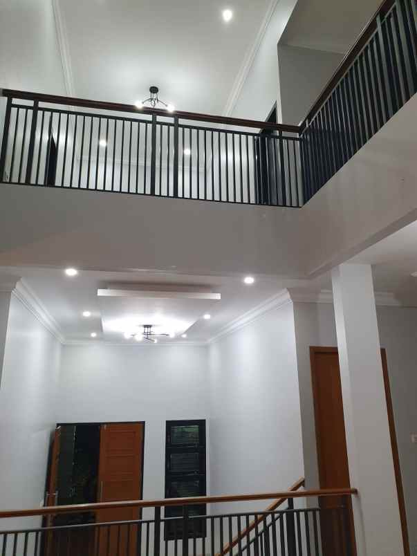dijual rumah jl sersan bajuri