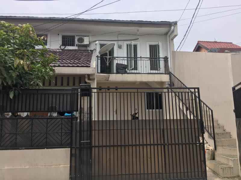 dijual rumah jl wijaya no 18 lembah
