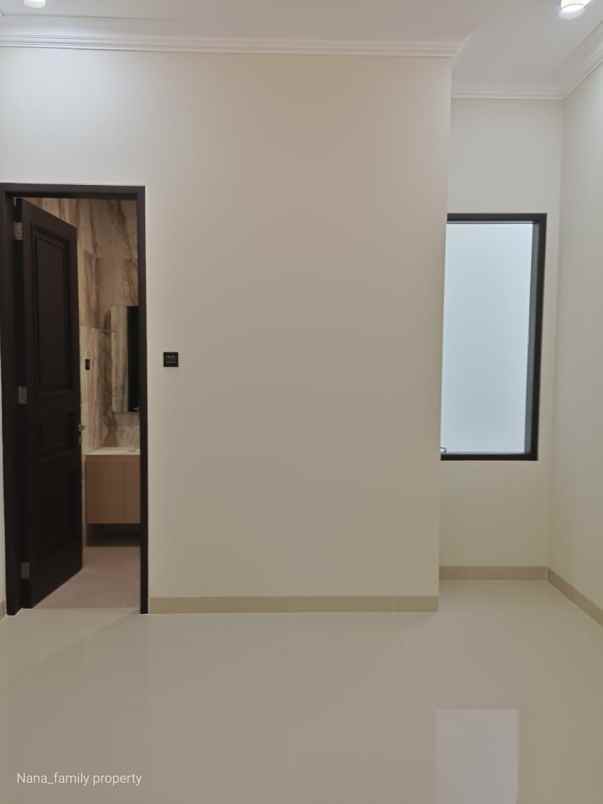 dijual rumah jln raya joglo kembangan