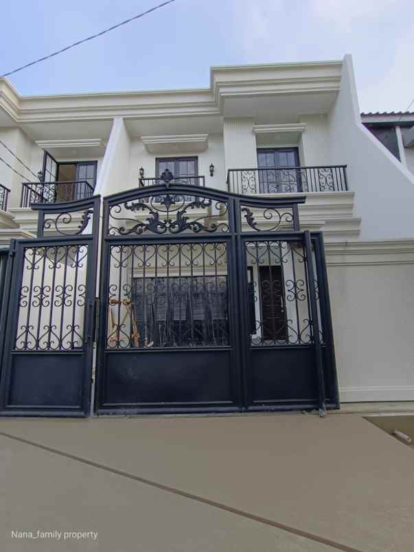 dijual rumah jln raya joglo kembangan