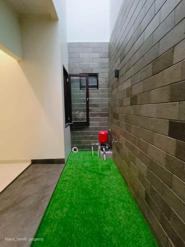 dijual rumah jln raya joglo kembangan