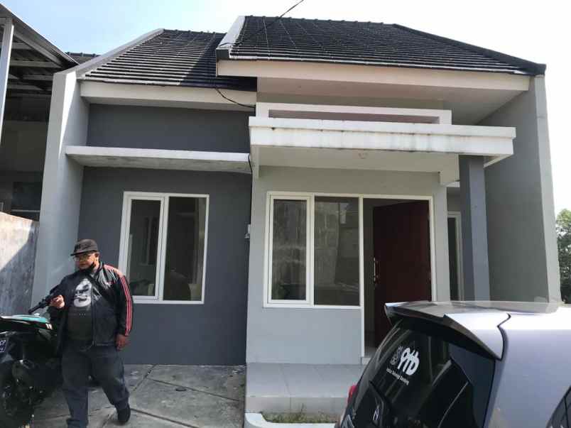 dijual rumah karangploso