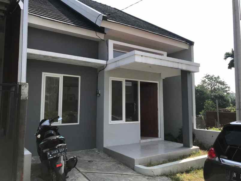 dijual rumah karangploso