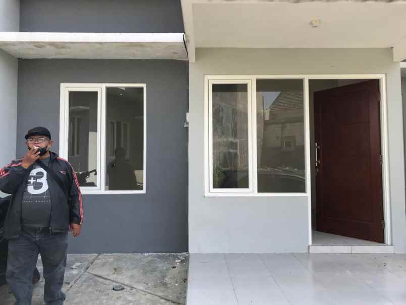 dijual rumah karangploso