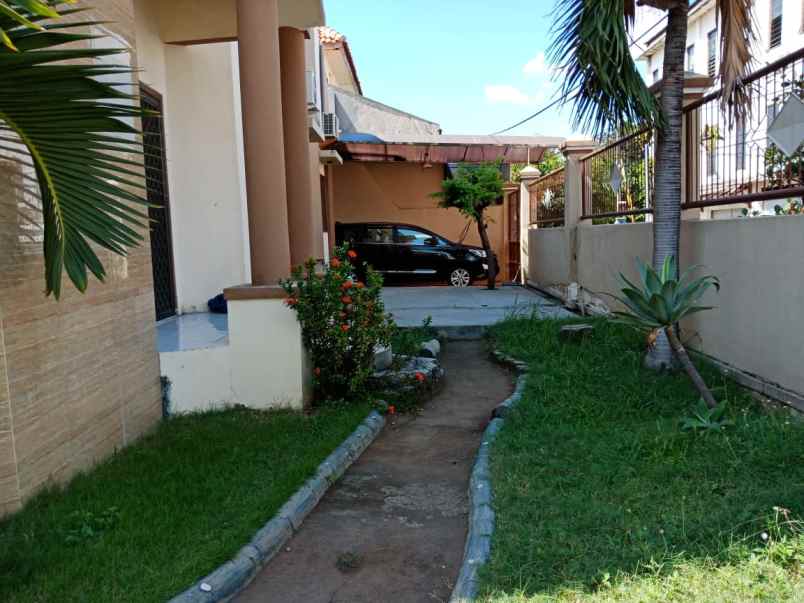 dijual rumah kebraon indah