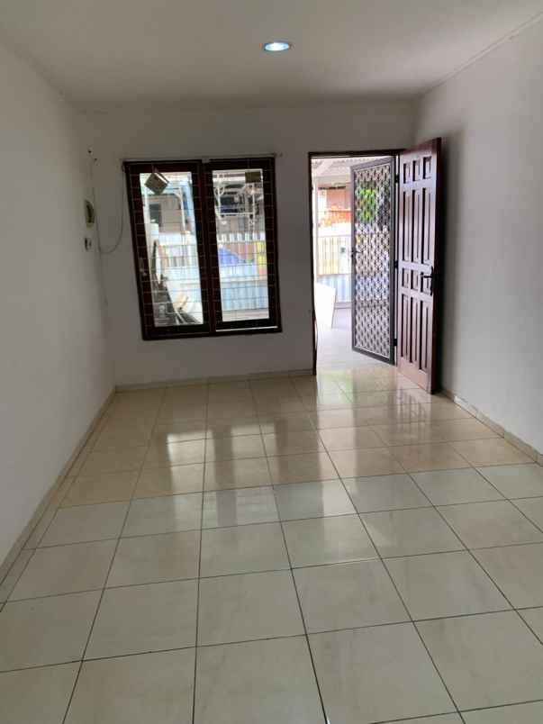 dijual rumah kelapa cengkir