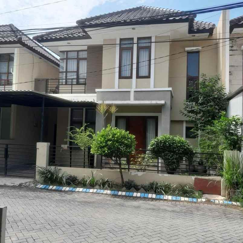 dijual rumah ketintang