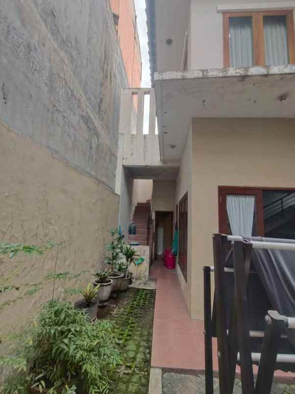 dijual rumah ketintang