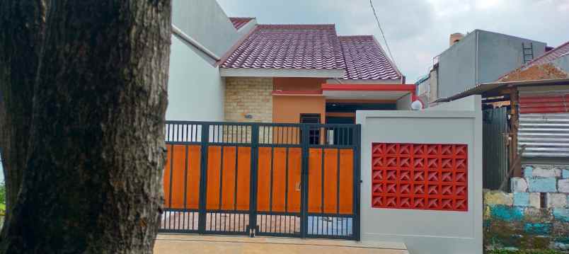 dijual rumah komp villa japos jalan