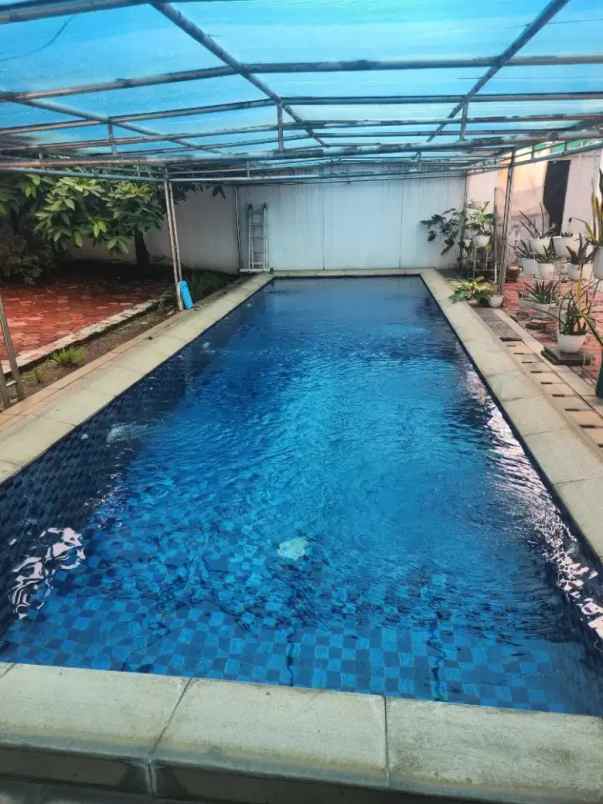 dijual rumah komplek cipinang cempedak