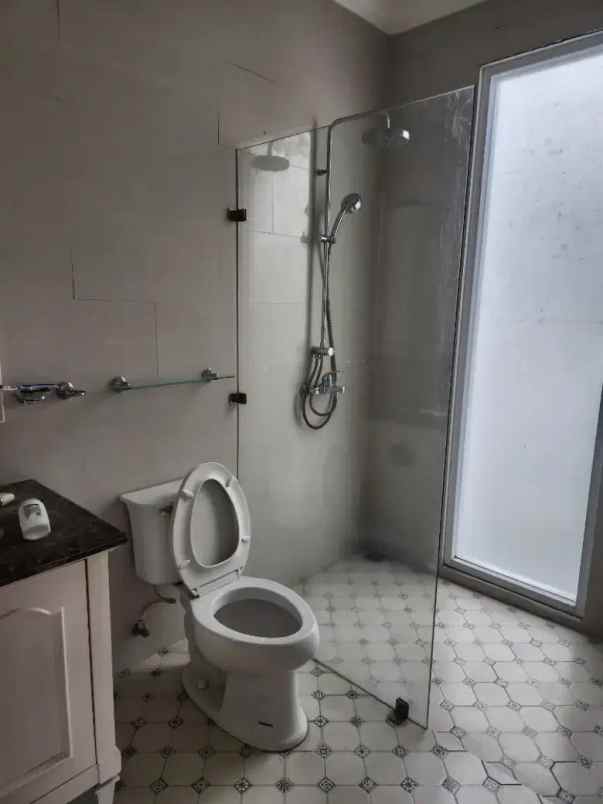 dijual rumah komplek cipinang cempedak