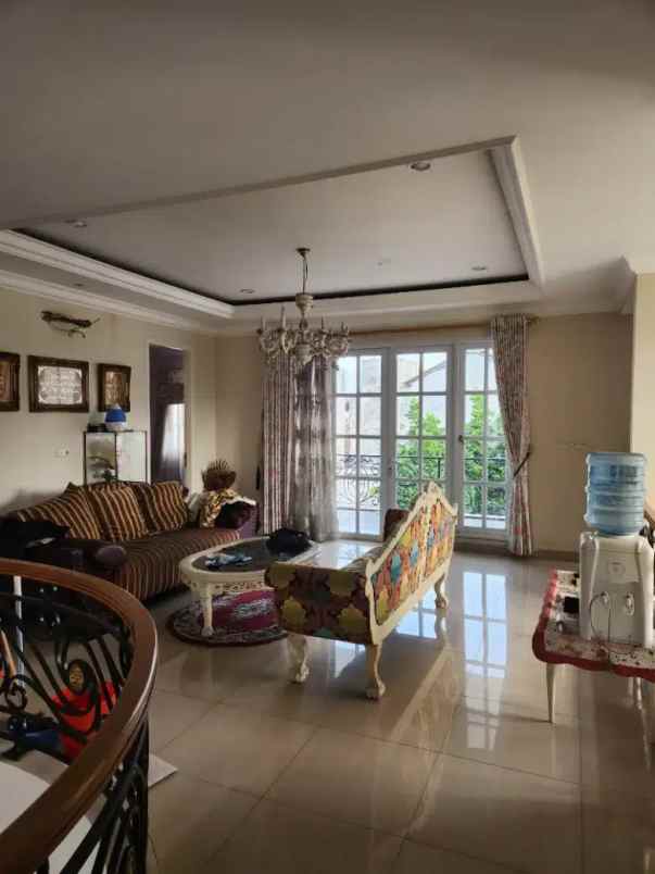 dijual rumah komplek cipinang cempedak