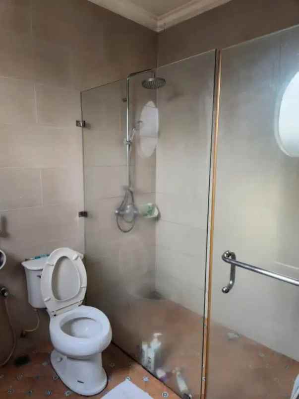 dijual rumah komplek cipinang cempedak