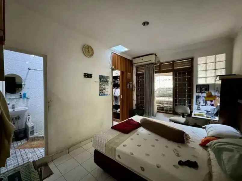 dijual rumah komplek jakapermai dekat