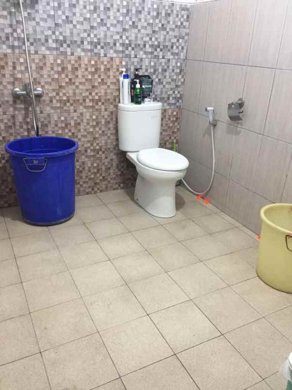 dijual rumah komplek parakan asri