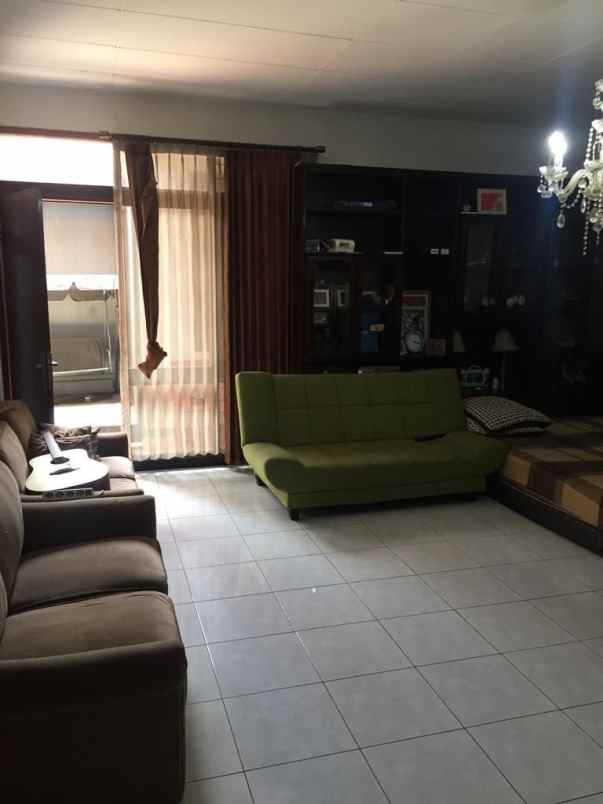 dijual rumah komplek parakan asri