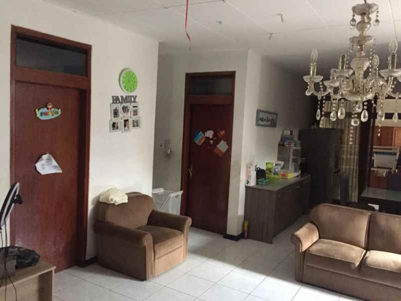 dijual rumah komplek parakan asri