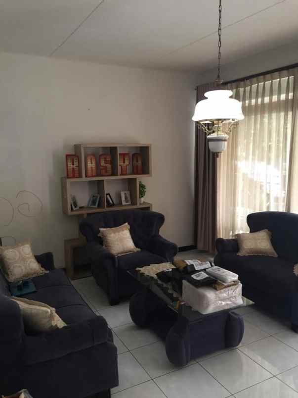 dijual rumah komplek parakan asri