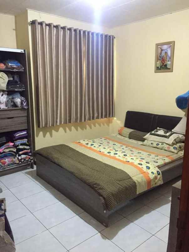 dijual rumah komplek parakan asri