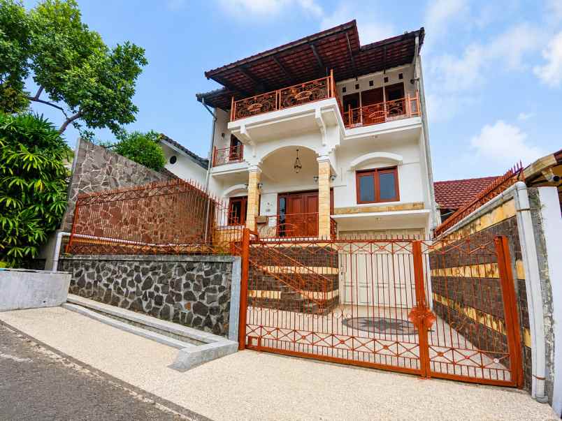dijual rumah komplek pondok hijau