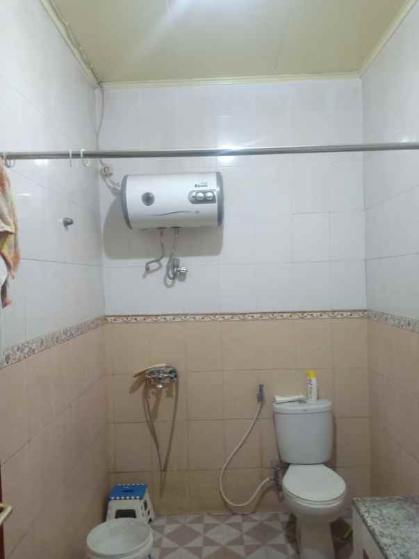 dijual rumah komplek pondok mas