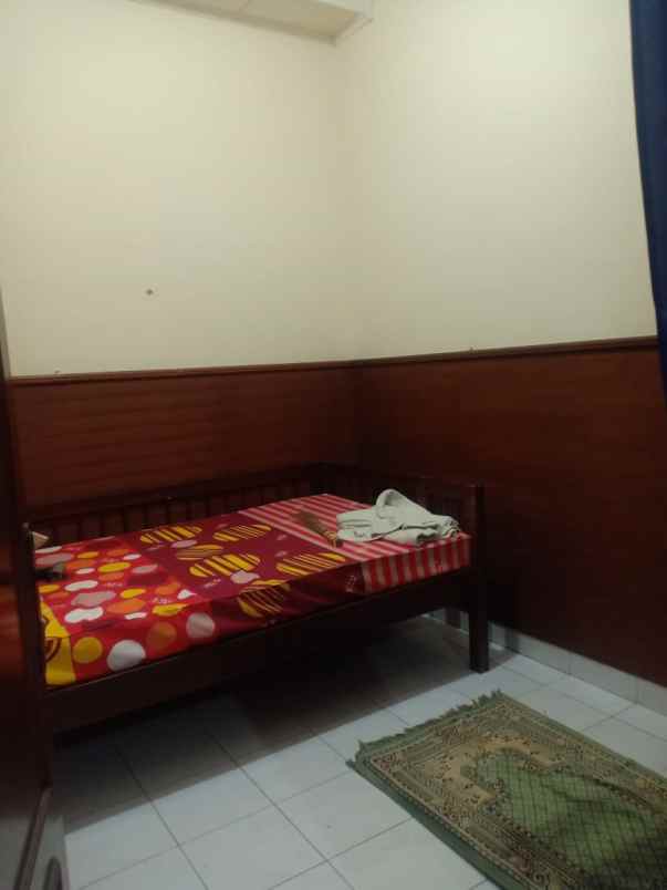 dijual rumah komplek pondok mas