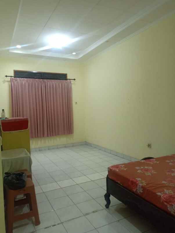dijual rumah komplek pondok mas