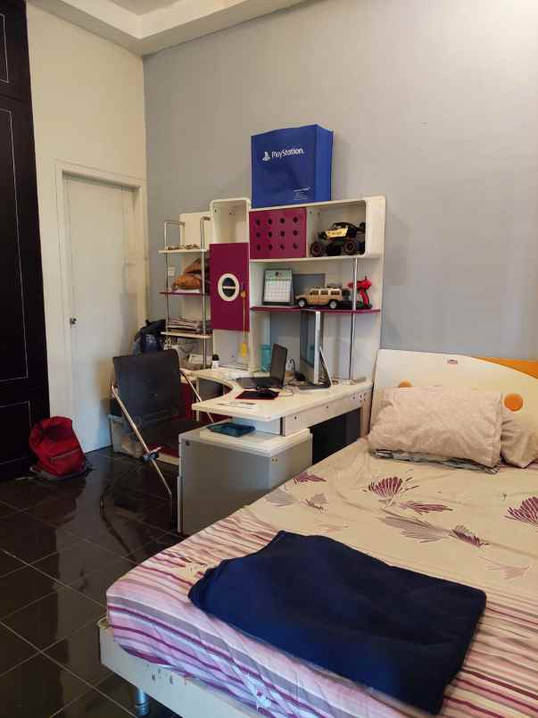 dijual rumah komplek pt hii kelapa