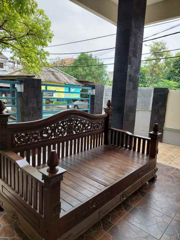 dijual rumah komplek pt hii kelapa