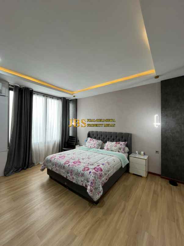 dijual rumah komplek taman malibu indah