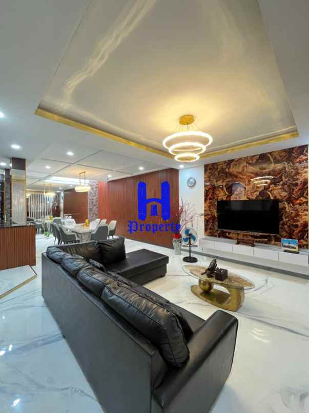 dijual rumah komplek taman malibu indah