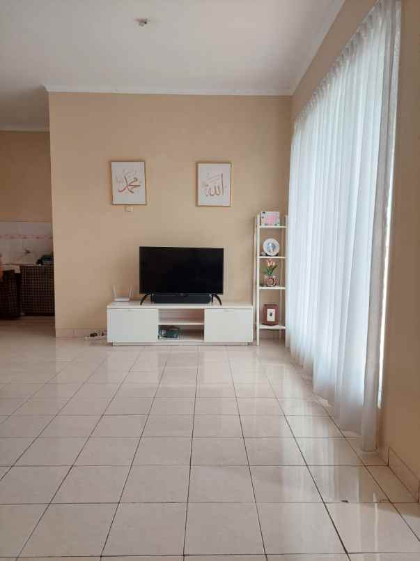 dijual rumah kota wisata cibubur