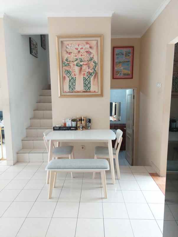 dijual rumah kota wisata cibubur