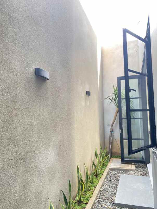 dijual rumah kukusan