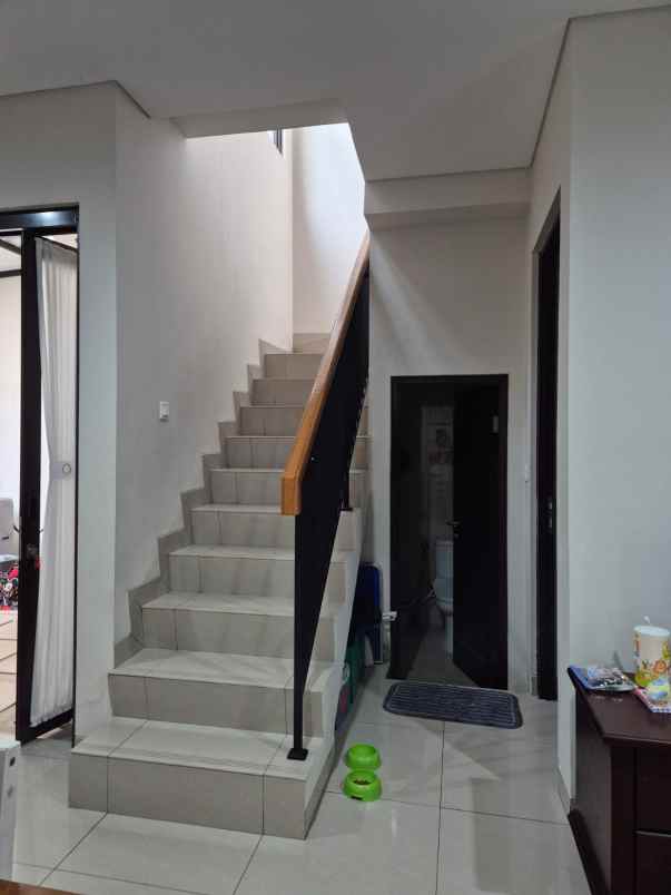 dijual rumah lagoon park bukit golf riverside