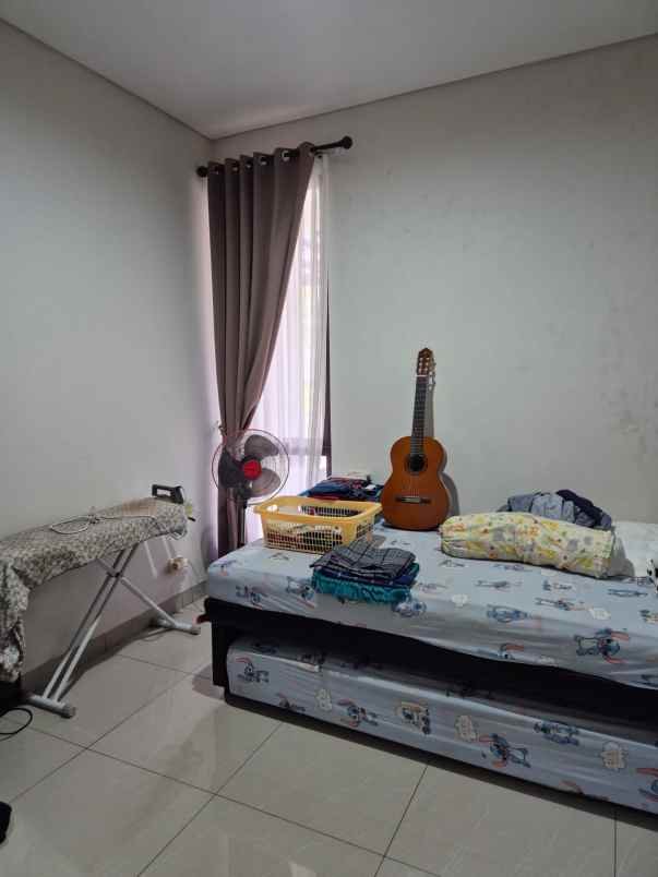 dijual rumah lagoon park bukit golf riverside