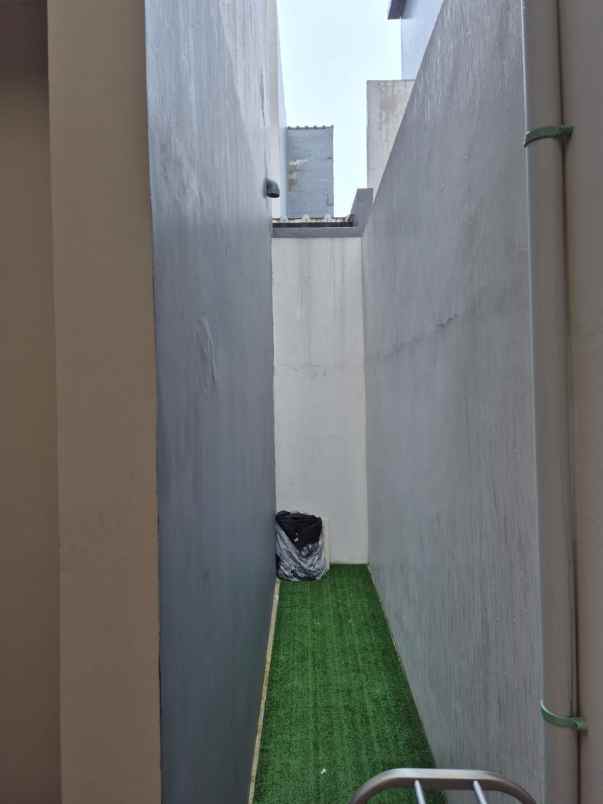 dijual rumah lagoon park bukit golf riverside