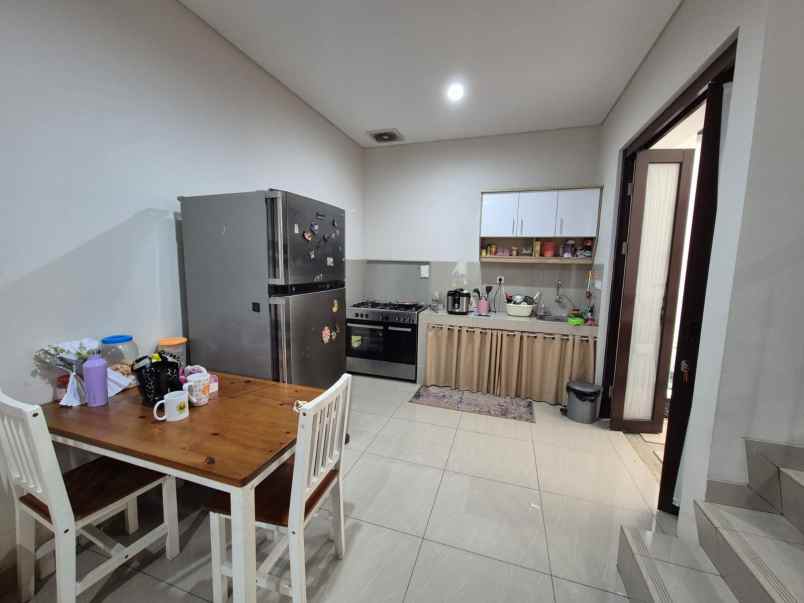 dijual rumah lagoon park bukit golf riverside