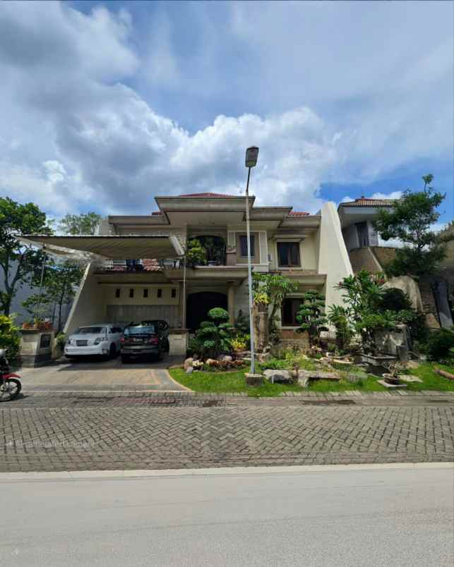dijual rumah laguna regency