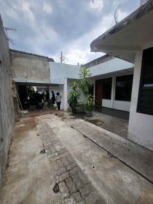 dijual rumah lebak arum