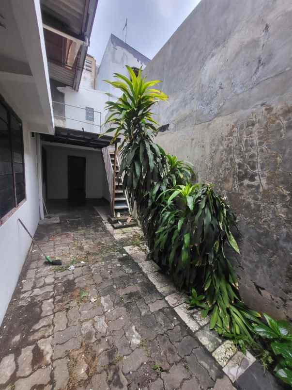 dijual rumah lebak arum