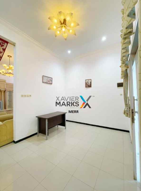 dijual rumah lebak indah timur