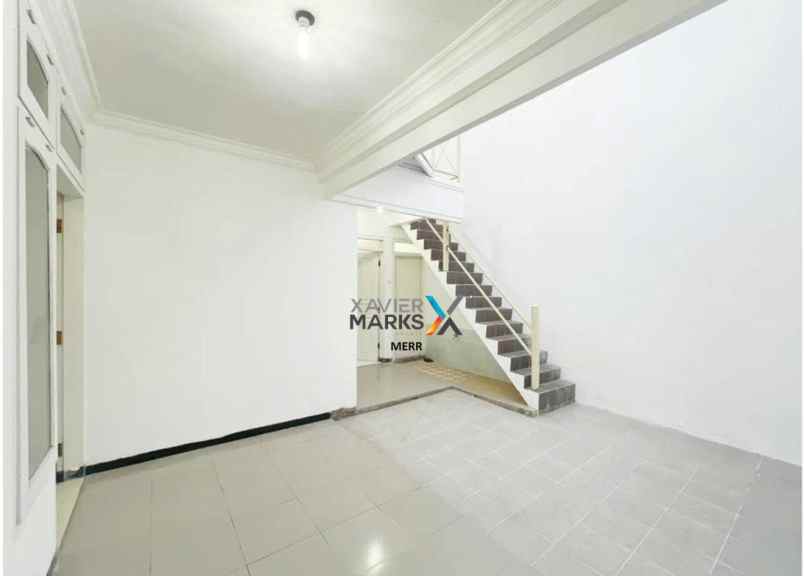 dijual rumah lebak indah timur